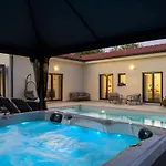 Villa Suri By Istrialux